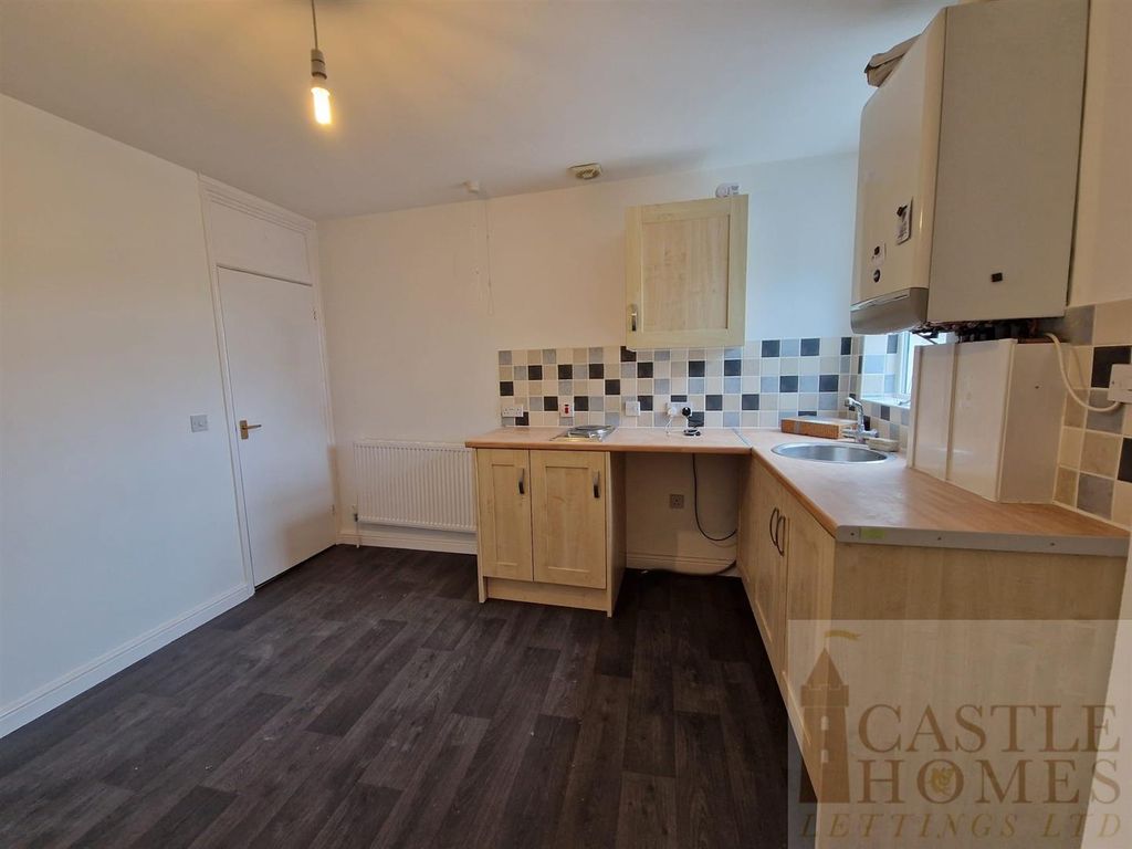 1 bed flat to rent in St. Peters Street, First Floor, Lowestoft NR32, £