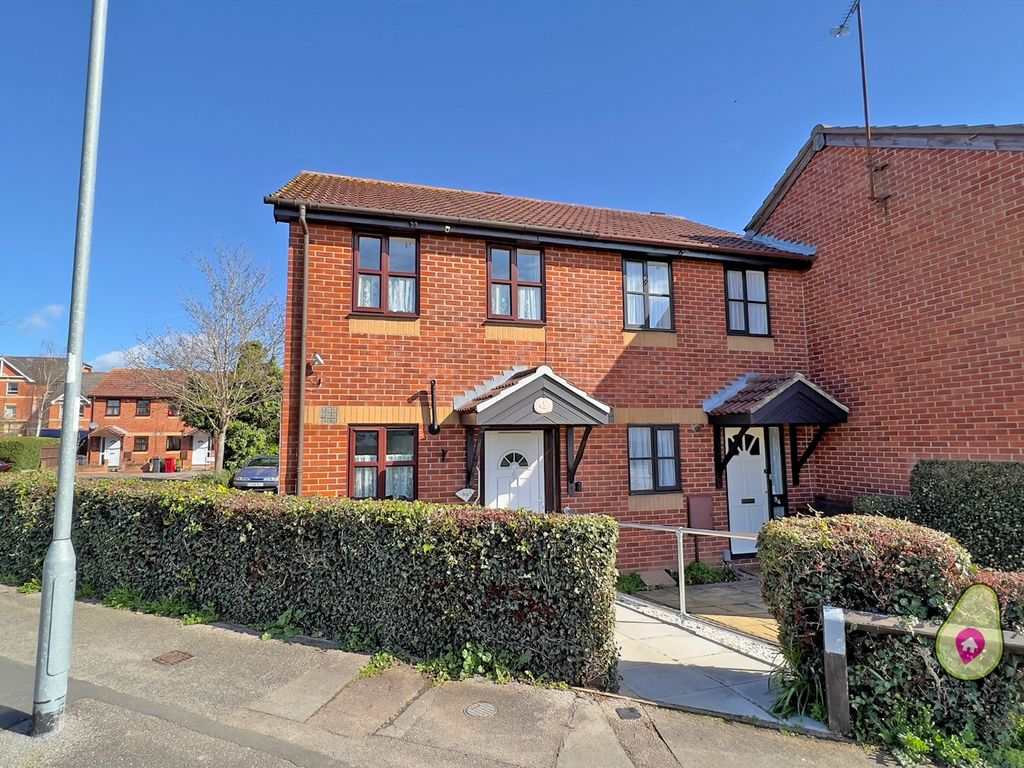 2 bed semidetached house for sale in Chichester Road, Tilehurst RG30