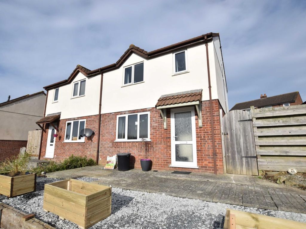 2 bed semidetached house to rent in Agnes Close, Bude EX23, £900 pcm