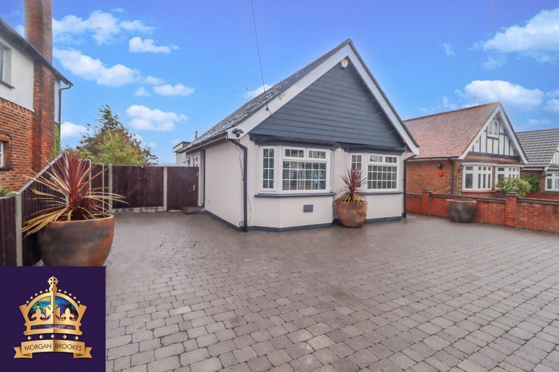 2 bed detached bungalow to rent in Brackendale Avenue, Pitsea, Basildon SS13, £1,600 pcm Zoopla