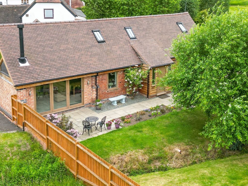 4 bed barn conversion for sale in Alders Court, Green Lane, Callow Hill, Redditch B97, £675,000