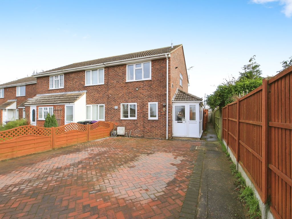 2 bed end terrace house for sale in St. Martins Close, Cranwell Village
