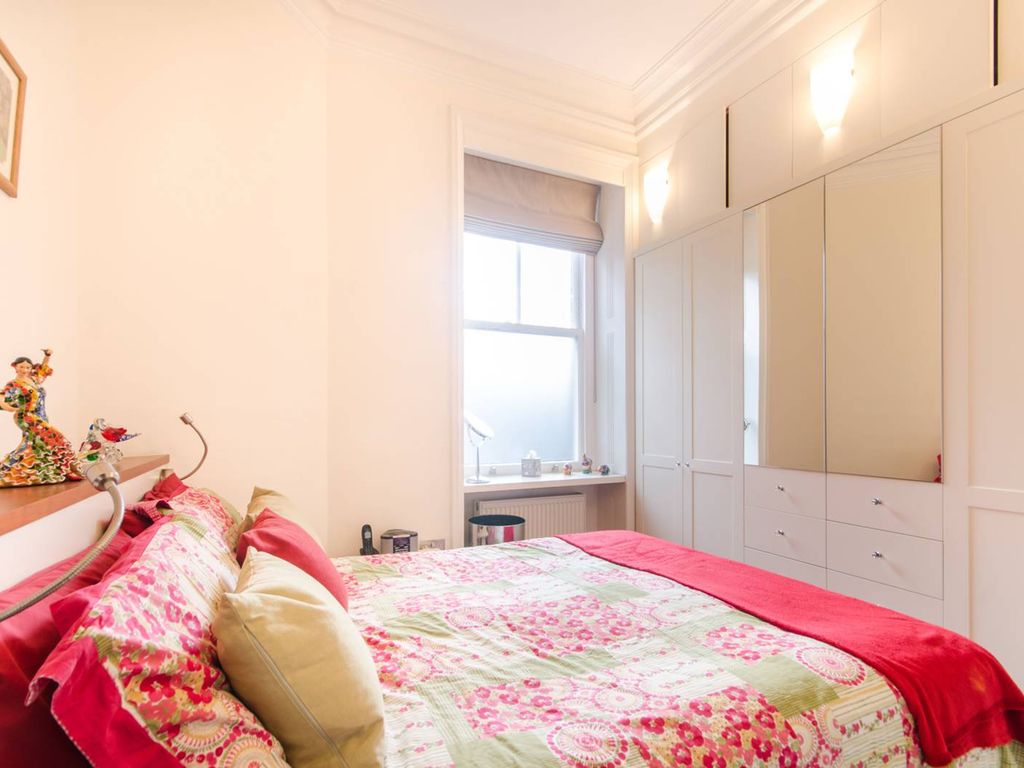1 bed flat for sale in Earls Court Square, Earls Court, London SW5, £