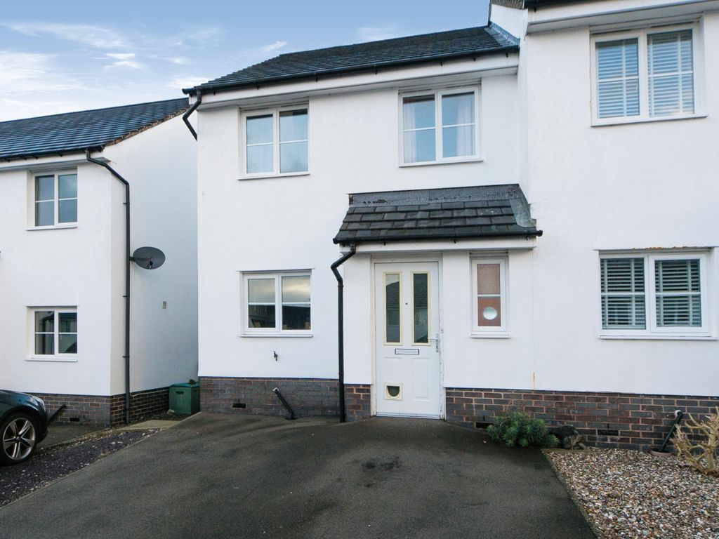 3 bed semidetached house for sale in Maes Y Goron, Lixwm, Holywell
