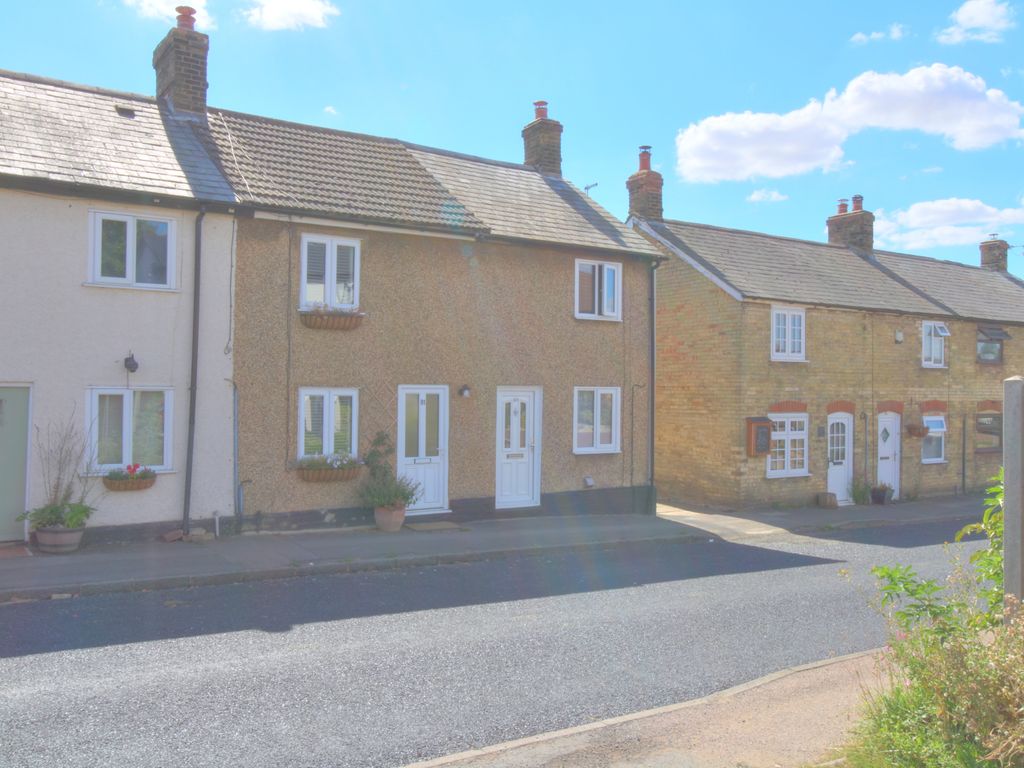 2 bed end terrace house for sale in Hillfoot Road, Shillington, Hitchin