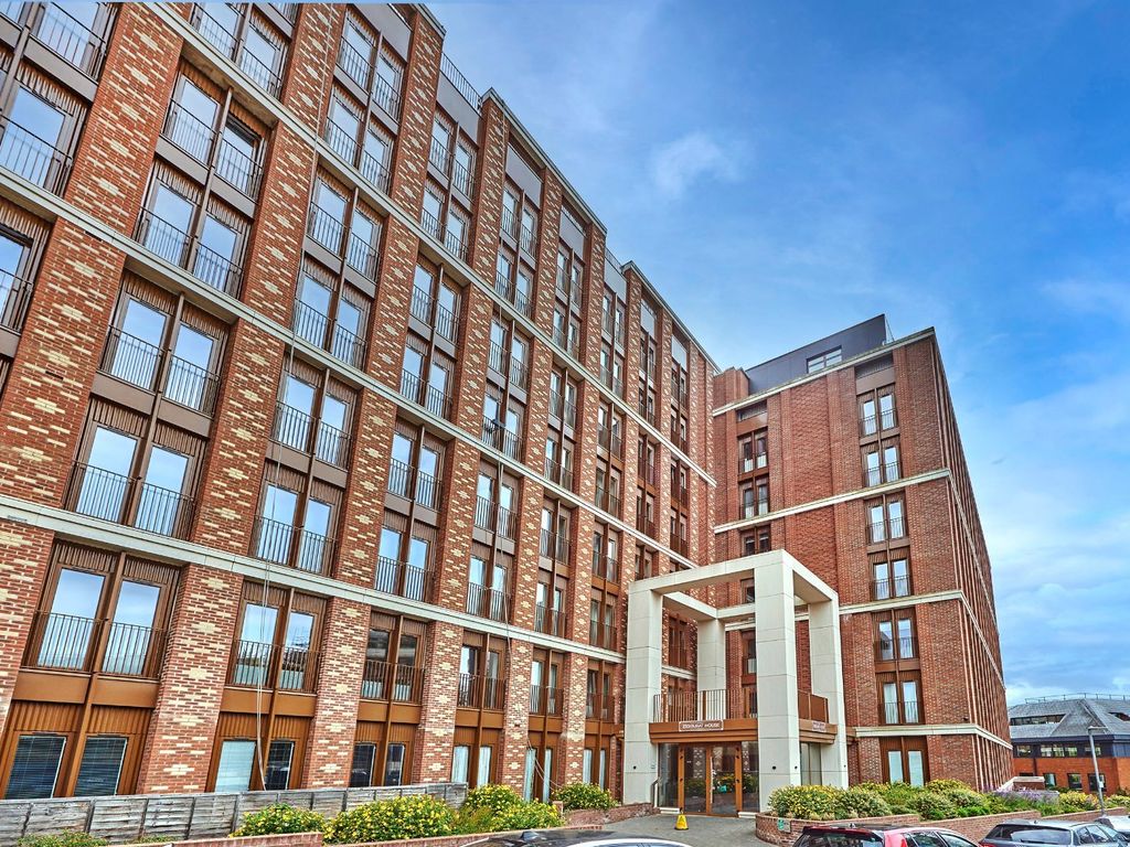 1 bed flat for sale in Ziggurat House, 25 Grosvenor Road, St. Albans