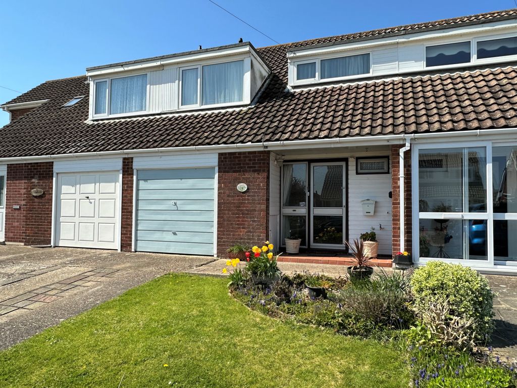 3 bed terraced house for sale in Ashtead Close, Portchester, Fareham