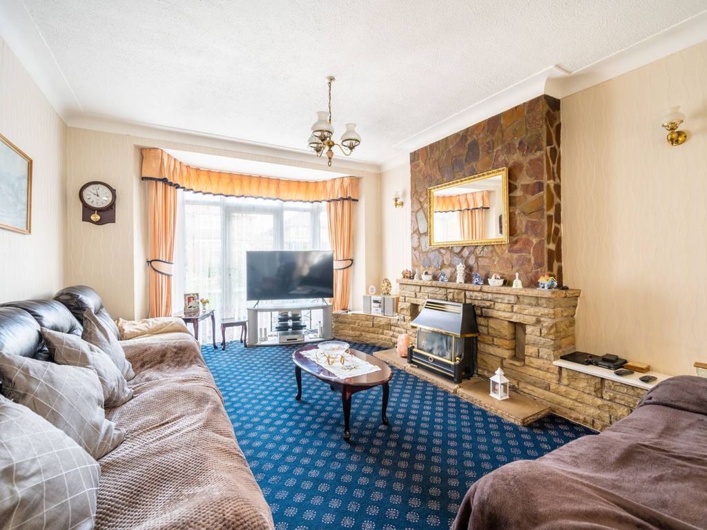 Ashness Gardens Sudbury Greenford UB6  