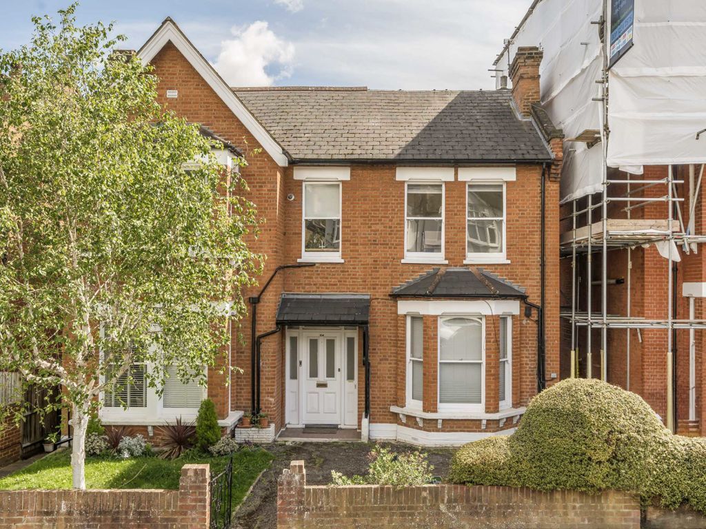 2 bed flat to rent in Vineyard Hill Road, London SW19, £1,750 pcm Zoopla