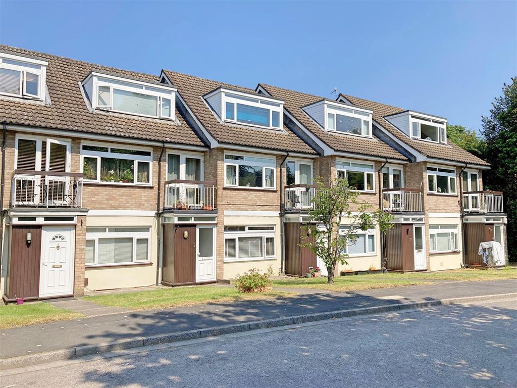 1 bed for sale in St. Peters Close, Bushey Heath, Bushey