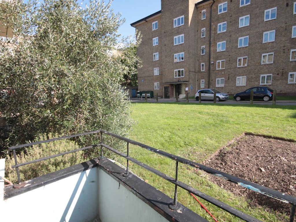 3 bed to rent in Lawn Terrace, London SE3, £1,850 pcm Zoopla