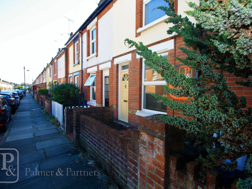 2 bed terraced house to rent in Lisle Road, Colchester, Essex CO2 Zoopla