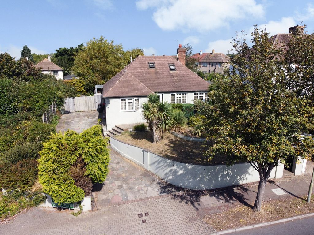 4 bed detached bungalow for sale in Renton Drive, Orpington BR5, £