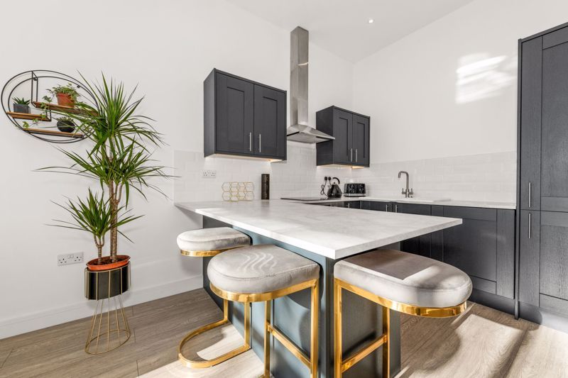 Flat 5, Breton House, Old Bedford Road, Luton LU2  