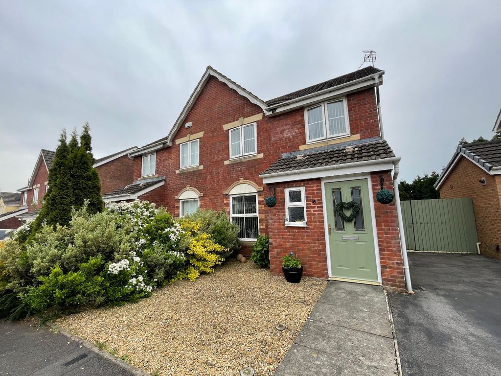 3 bed semidetached house for sale in Blaen Ifor, Caerphilly CF83 Zoopla