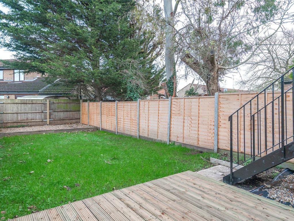 3 bed flat for sale in Long Lane, London N2, £559,500 Zoopla