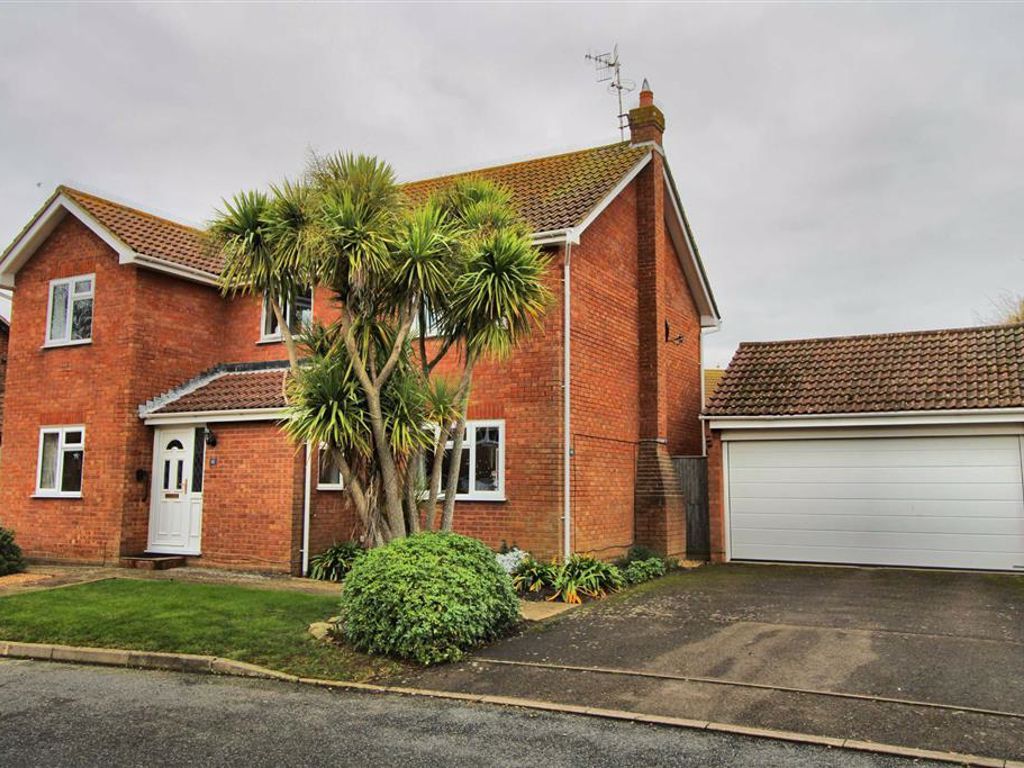 4 bed detached house for sale in Benenden Close, Seaford, East Sussex