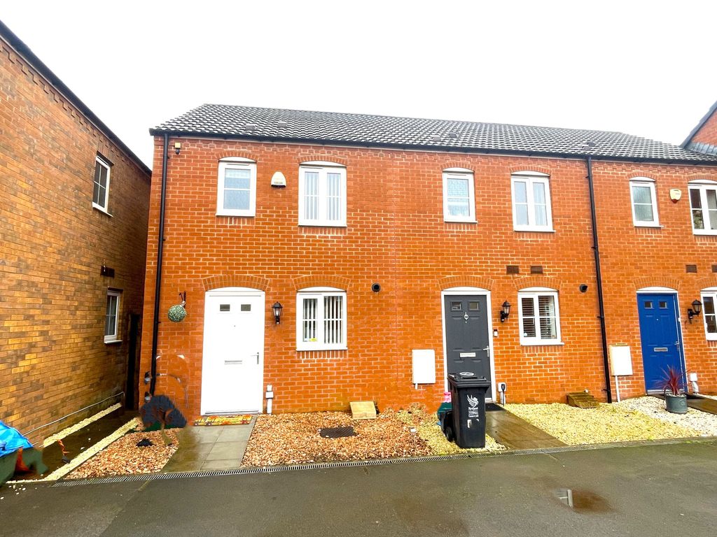 2 bed property to rent in Lysaght Way, Newport NP19, £950 pcm Zoopla