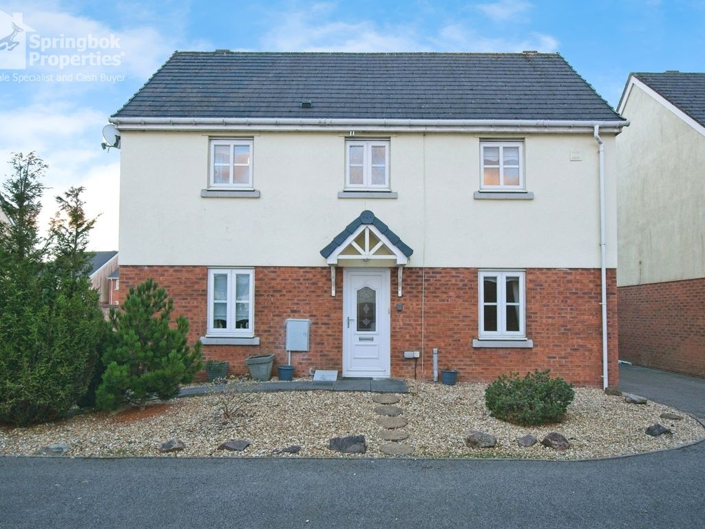 4 bed detached house for sale in Lakeside Close, Nantyglo, Ebbw Vale