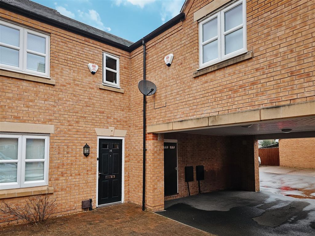 2 bed town house for sale in Chimneypot Lane, Swadlincote DE11, £