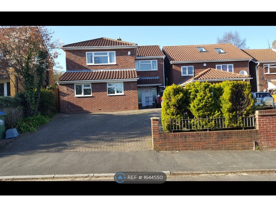 5 bed detached house to rent in Bitterne Road East, Southampton SO18