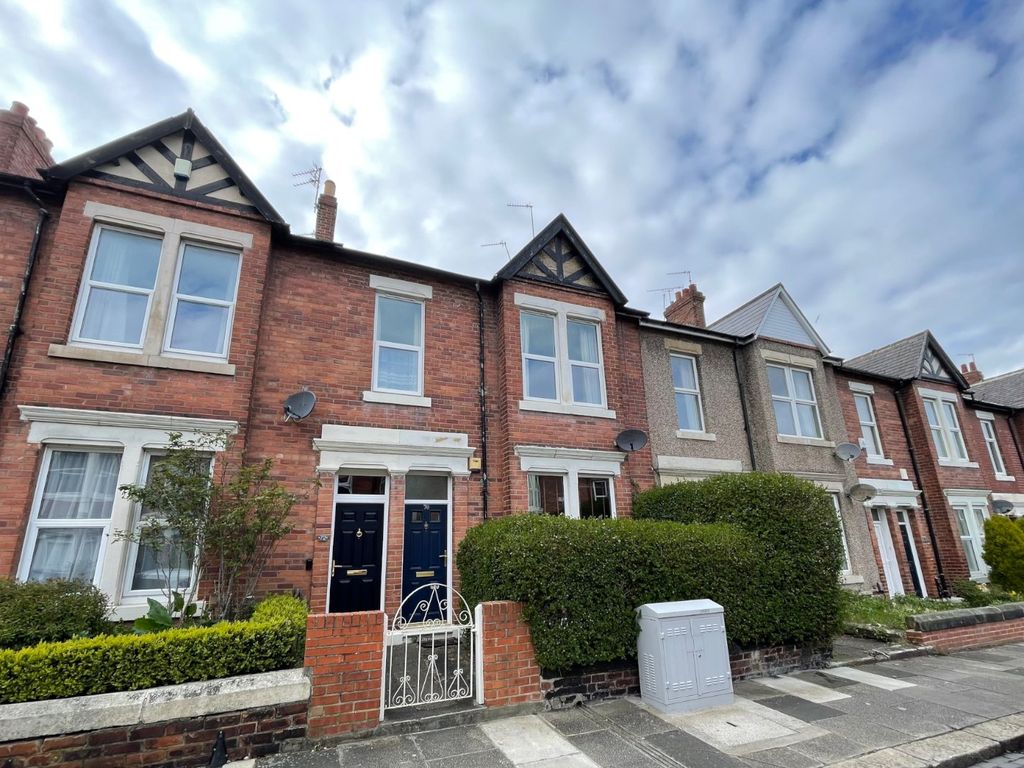 3 bed flat for sale in Sandringham Road, Gosforth, Newcastle Upon Tyne