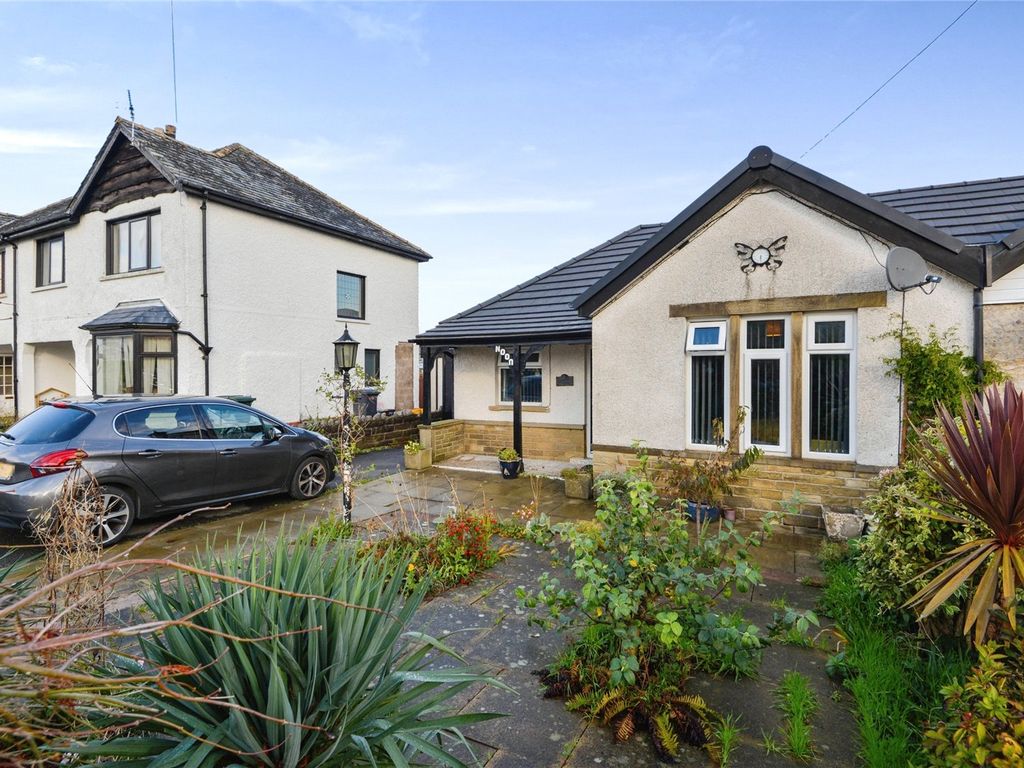 3 bed bungalow for sale in Lancaster Road, Morecambe, Lancashire LA4