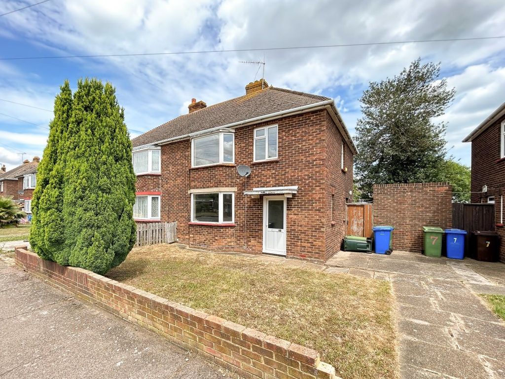 3 bed semidetached house for sale in Swale Avenue, Queenborough ME11