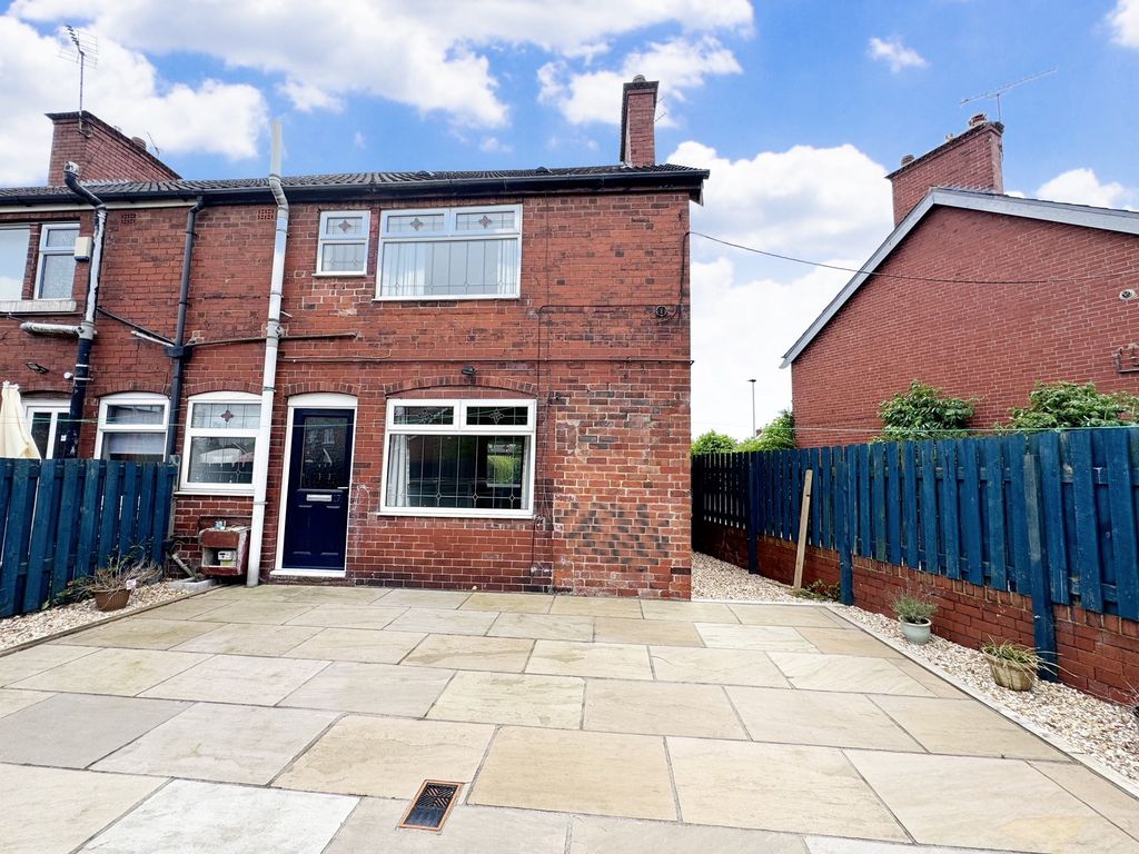3 bed end terrace house to rent in Scarbrough Crescent, Maltby