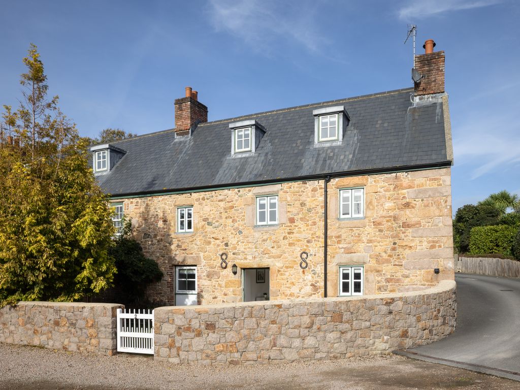 4 bed semidetached house for sale in Le Vieux Beaumont, St. Peter