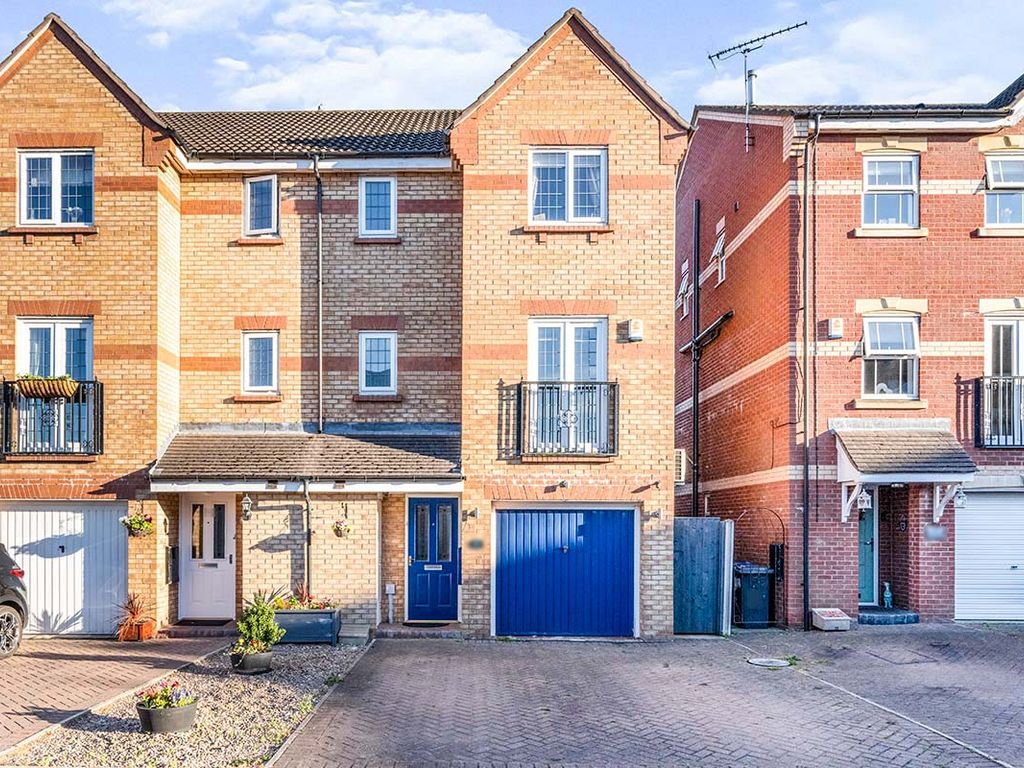 4 bed semidetached house for sale in Coniston Drive, Balby, Doncaster