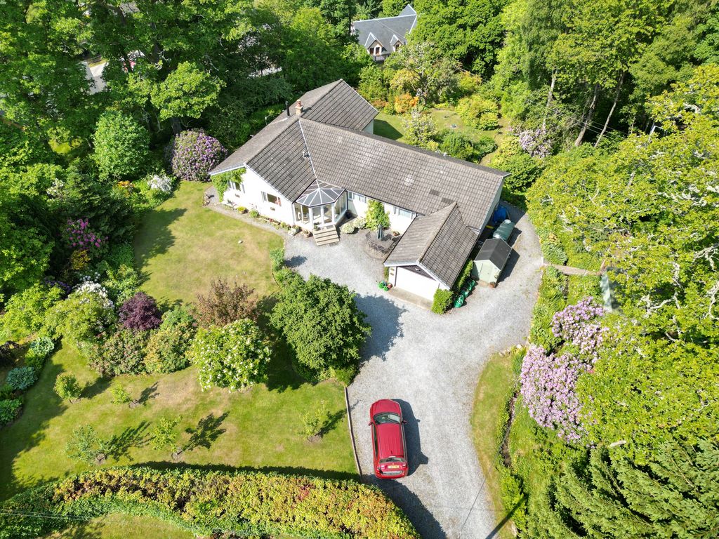 5 bed detached bungalow for sale in Strath Tummel, Pitlochry PH16, £