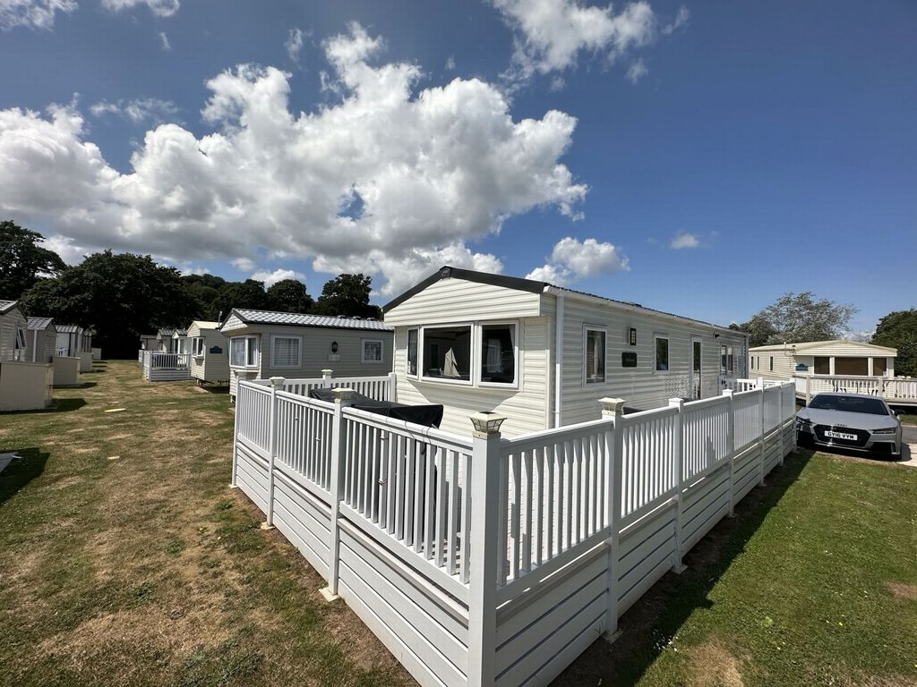 2 bed mobile/park home for sale in Dawlish Sands, Dawlish EX7, £45,000