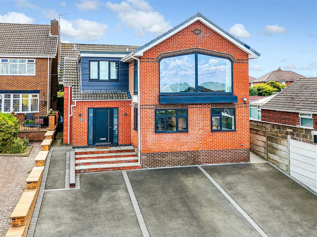 5 bed detached house for sale in Kempton Drive, Arnold, Nottinghamshire