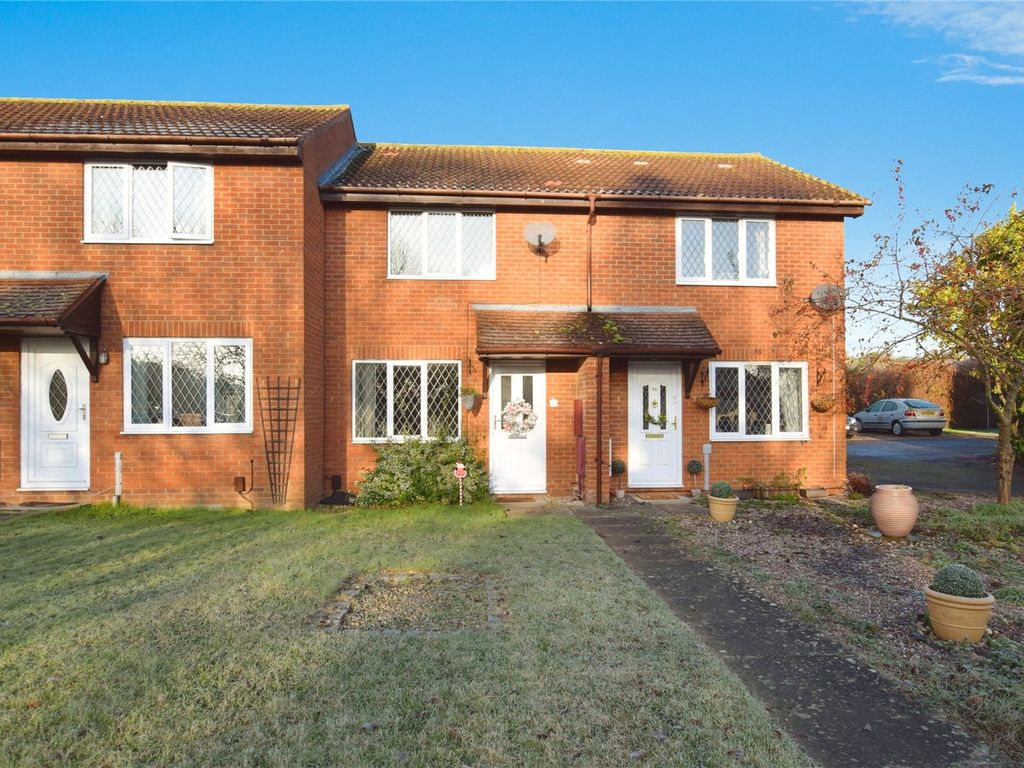 2 bed detached house to rent in Moor Pond Close, Bicester, Oxfordshire