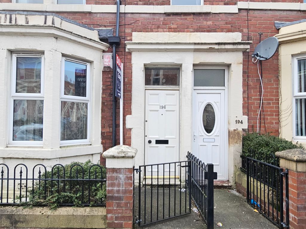 3 bed flat to rent in Westbourne Avenue, Gateshead NE8, £650 pcm Zoopla