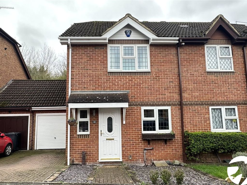 3 bed semidetached house for sale in Maritime Close, Greenhithe, Kent