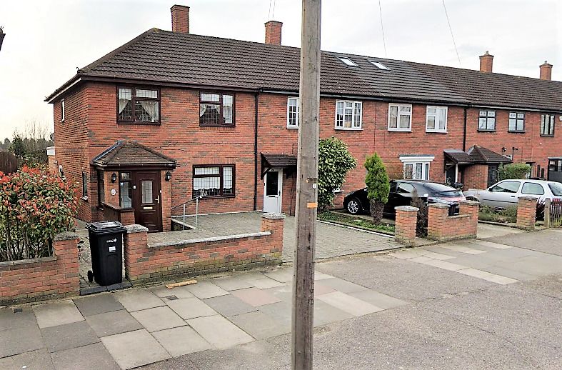 2 bed end terrace house for sale in New North Road, Ilford IG6 Zoopla