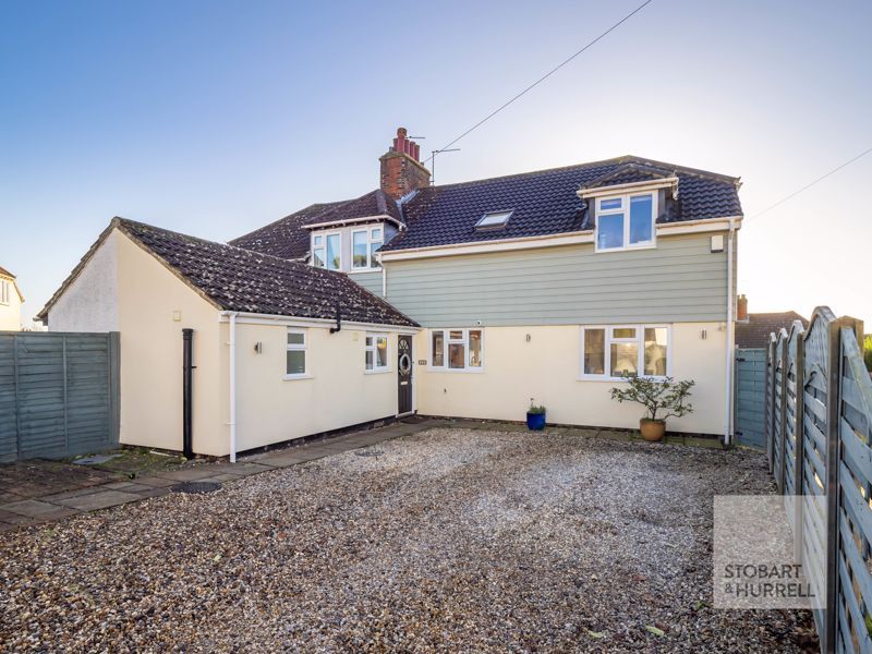 4 bed semidetached house for sale in Primrose Crescent, Norwich