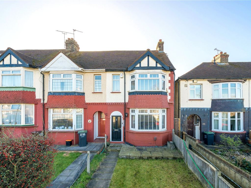 2 bed end terrace house for sale in Rochester Road, Gravesend, Kent