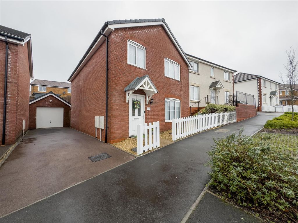 4 bed property for sale in Cwrt Celyn, St. Dials, Cwmbran NP44 Zoopla
