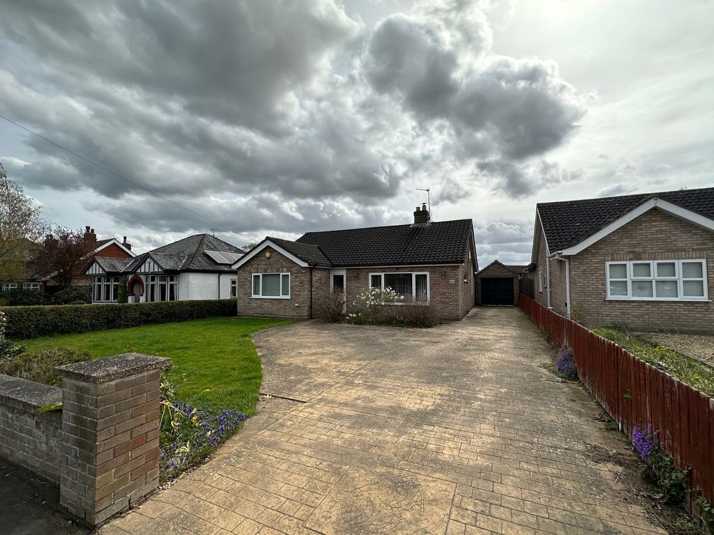 2 bed detached bungalow for sale in Washingborough Road, Heighington