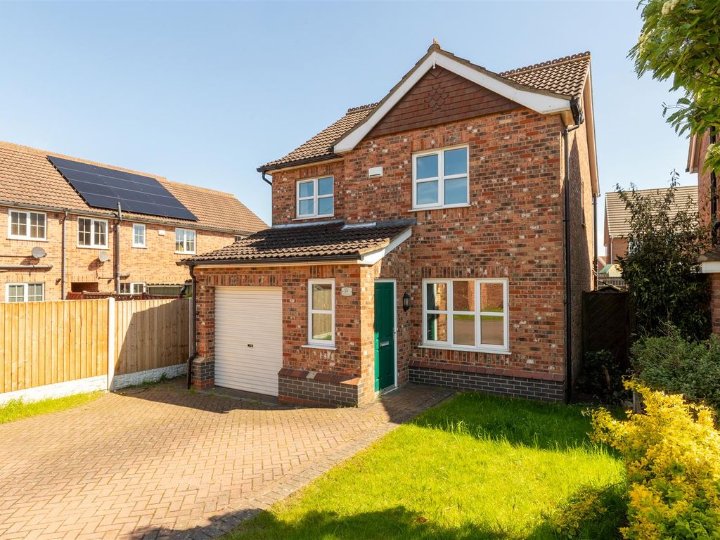 3 bed detached house for sale in Ennerdale Lane, Scunthorpe DN16, £