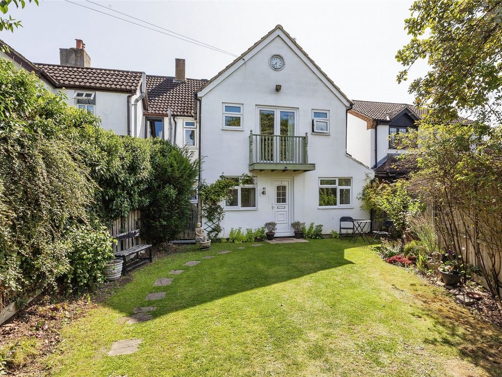 4 bed semidetached house for sale in Ray Mill Road East, Maidenhead