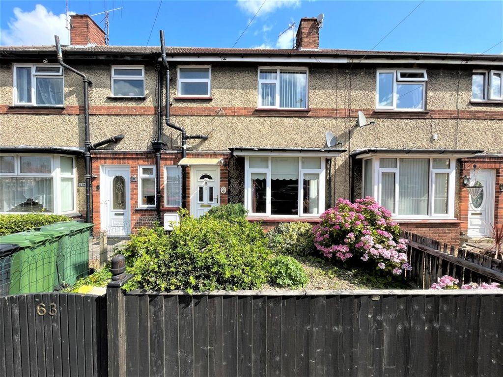 3 bed terraced house for sale in Methuen Avenue, King's Lynn PE30, £