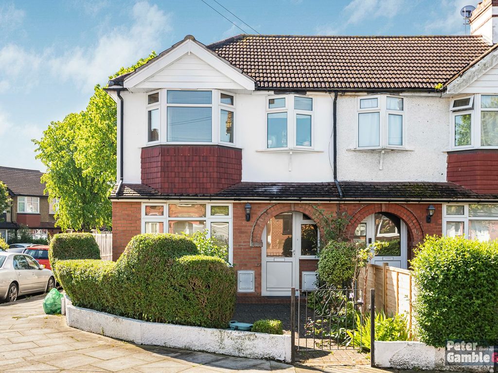 3 bed property for sale in Empire Road, Perivale, Greenford UB6, £