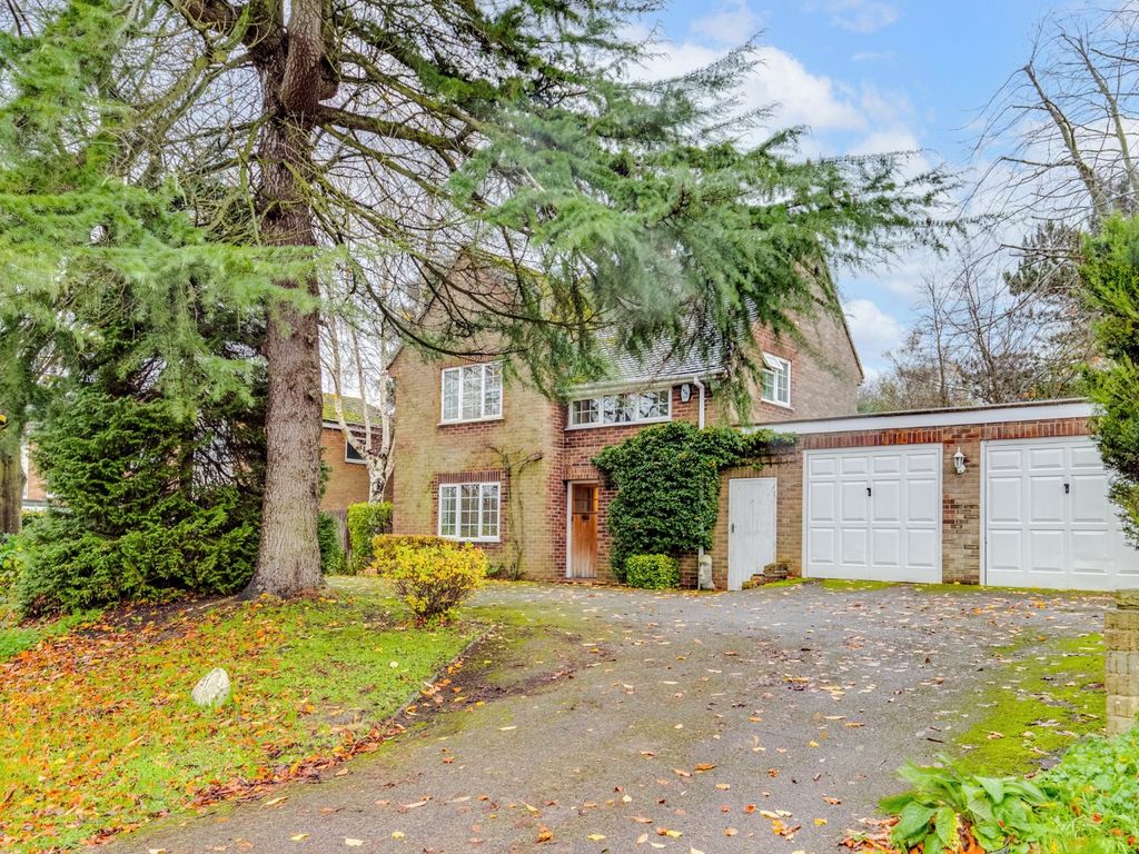 Stevenage Road, Knebworth, Hertfordshire SG3  