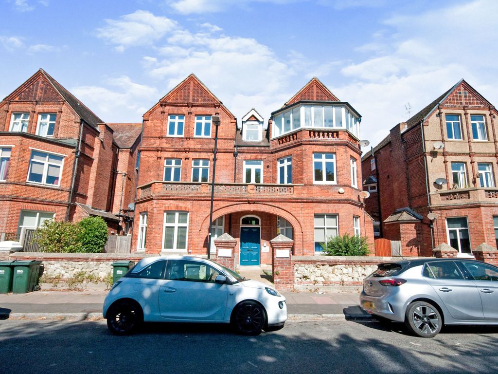 2 bed flat for sale in Hartfield Road, Eastbourne, East Sussez BN21