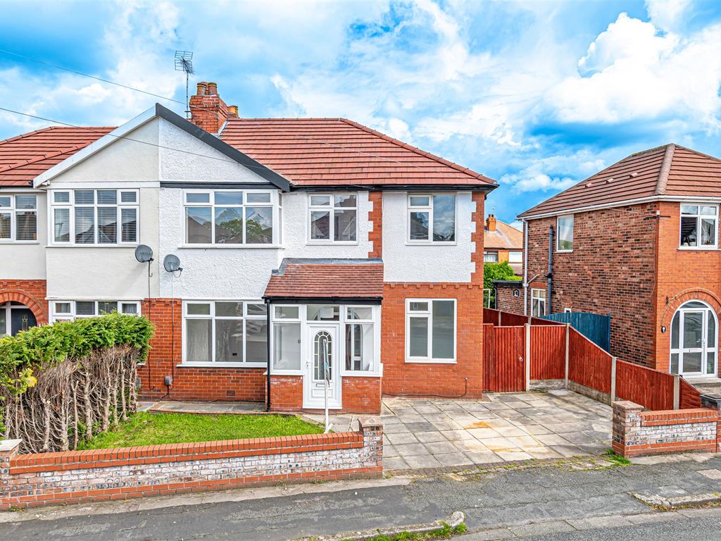 4 bed semidetached house for sale in Vine Crescent, Great Sankey