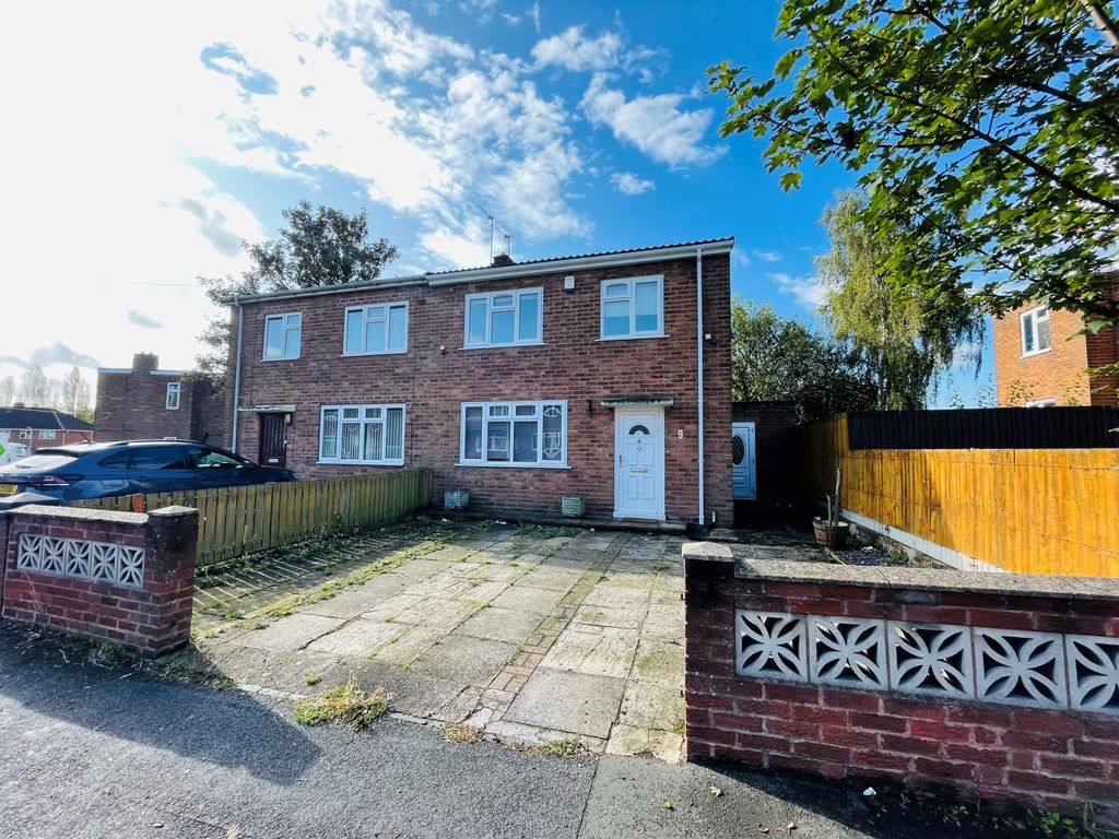 3 bed semidetached house for sale in Wallace Road, Bilston, West